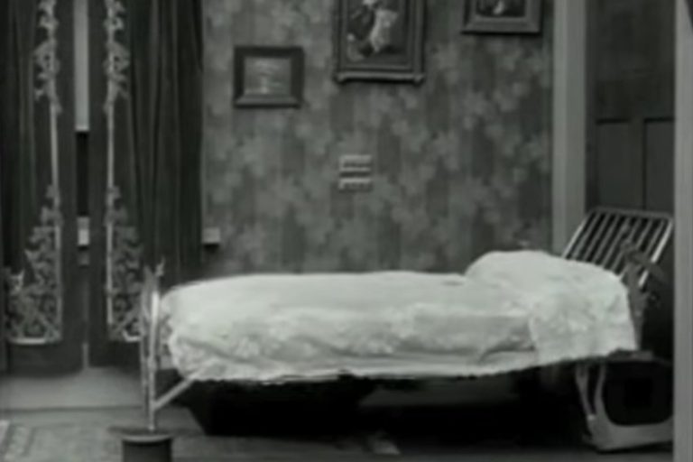 Read more about the article The History of Murphy Beds